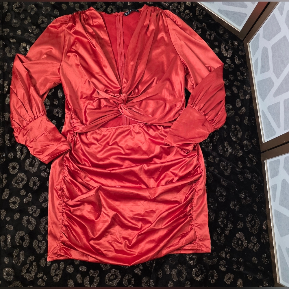 Simplee Plus Cut-Out Ruched Dress | Size 2XL - Picture 4 of 5